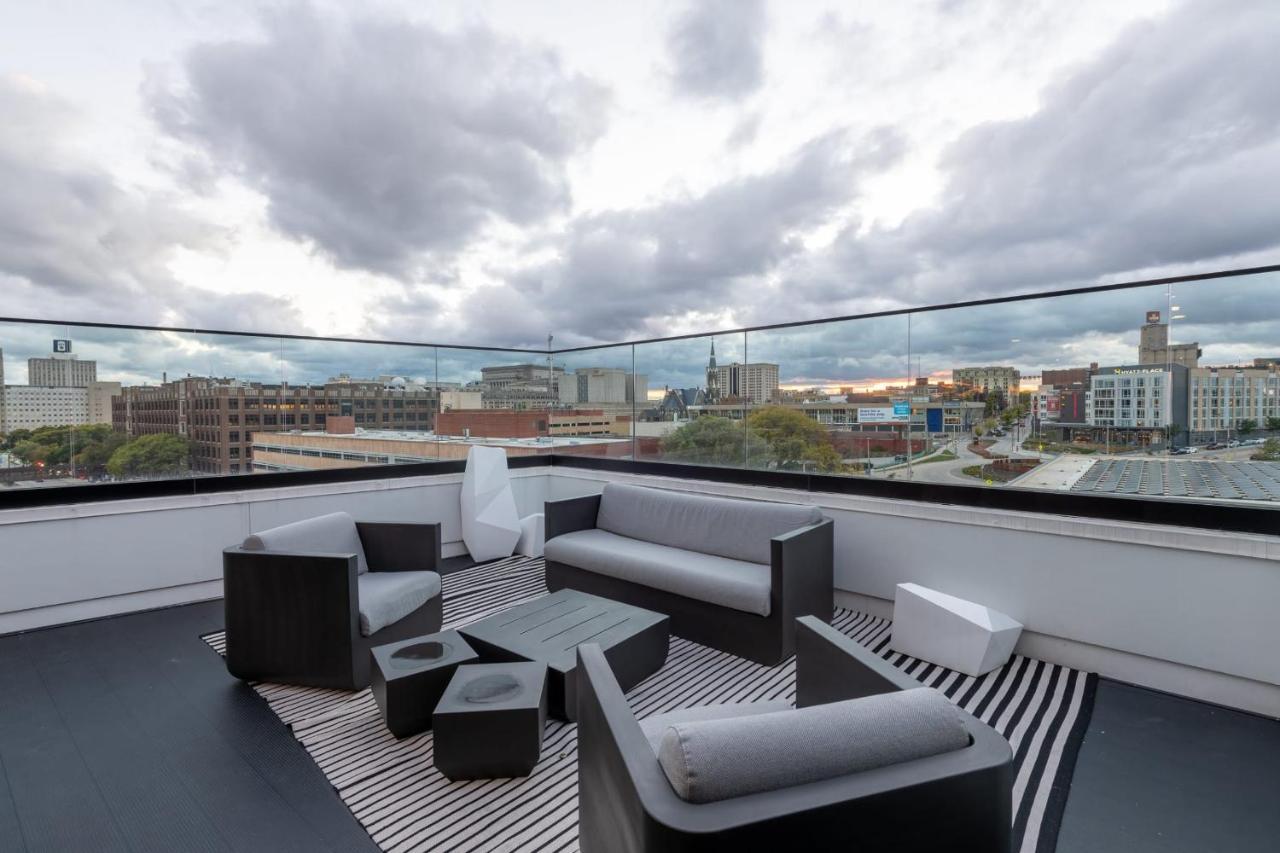 Flexhome Skywalk To Fiserv U4 With Rooftop, Gym, And Parking Milwaukee Eksteriør bilde