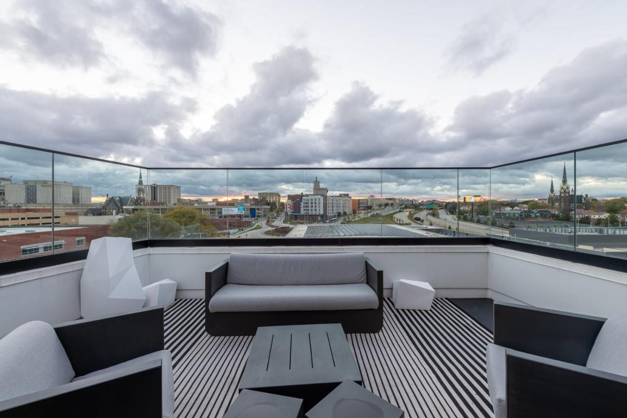 Flexhome Skywalk To Fiserv U4 With Rooftop, Gym, And Parking Milwaukee Eksteriør bilde