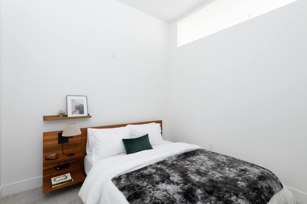 Flexhome Skywalk To Fiserv U4 With Rooftop, Gym, And Parking Milwaukee Eksteriør bilde