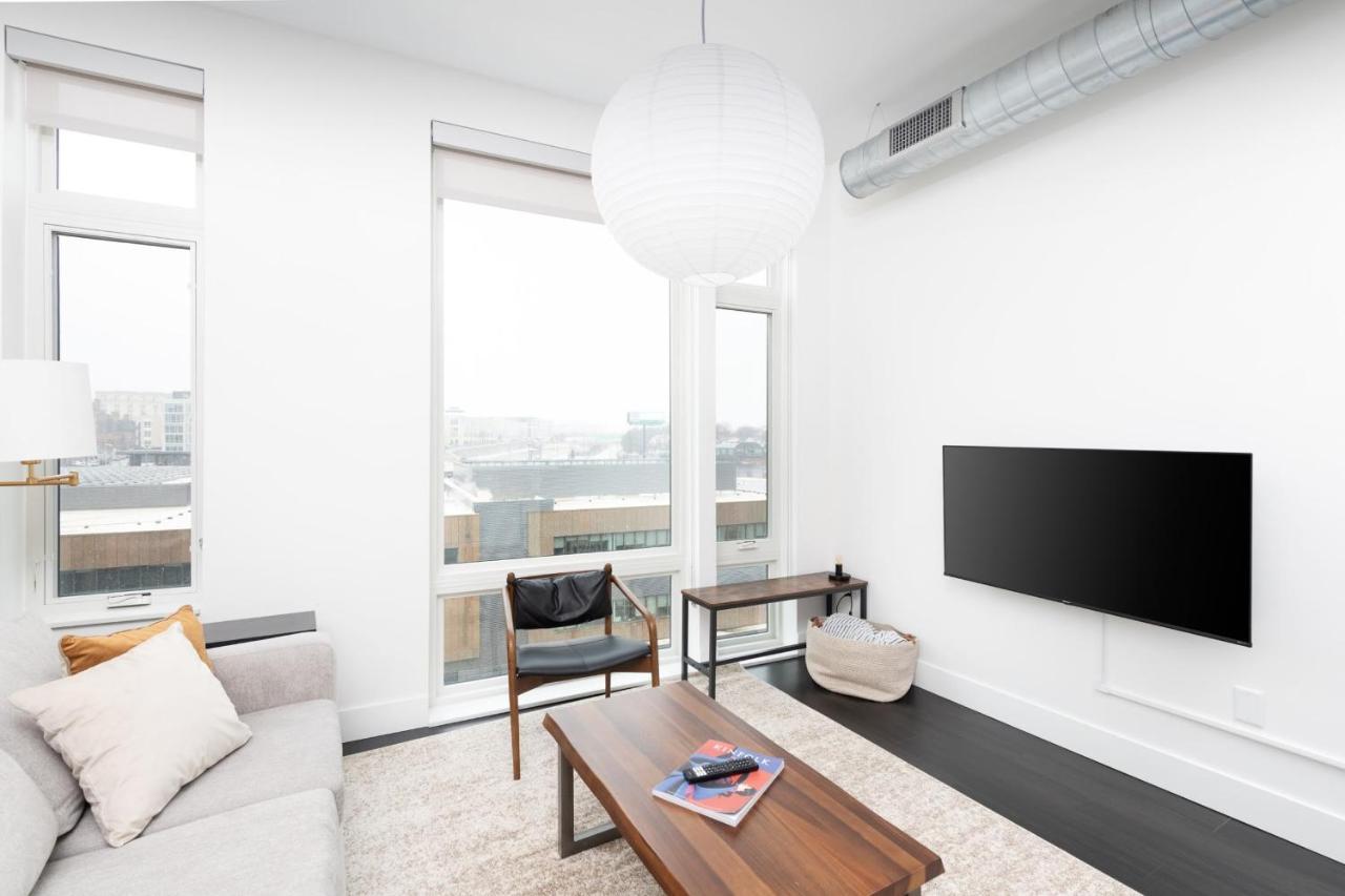 Flexhome Skywalk To Fiserv U4 With Rooftop, Gym, And Parking Milwaukee Eksteriør bilde